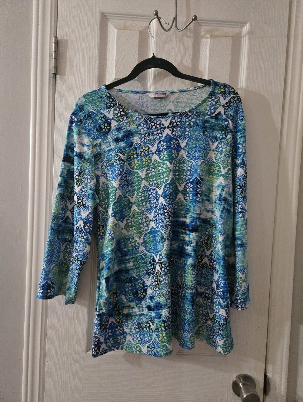2x slinky blouse